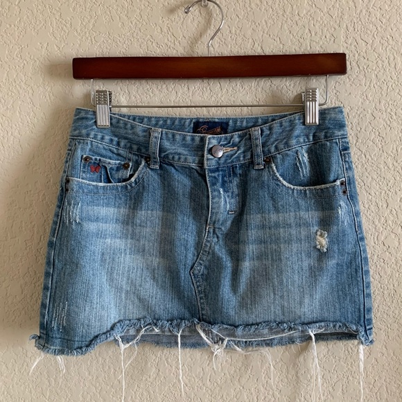 Aeropostale light washed denim skirt. Size 1/2 - Picture 1 of 2